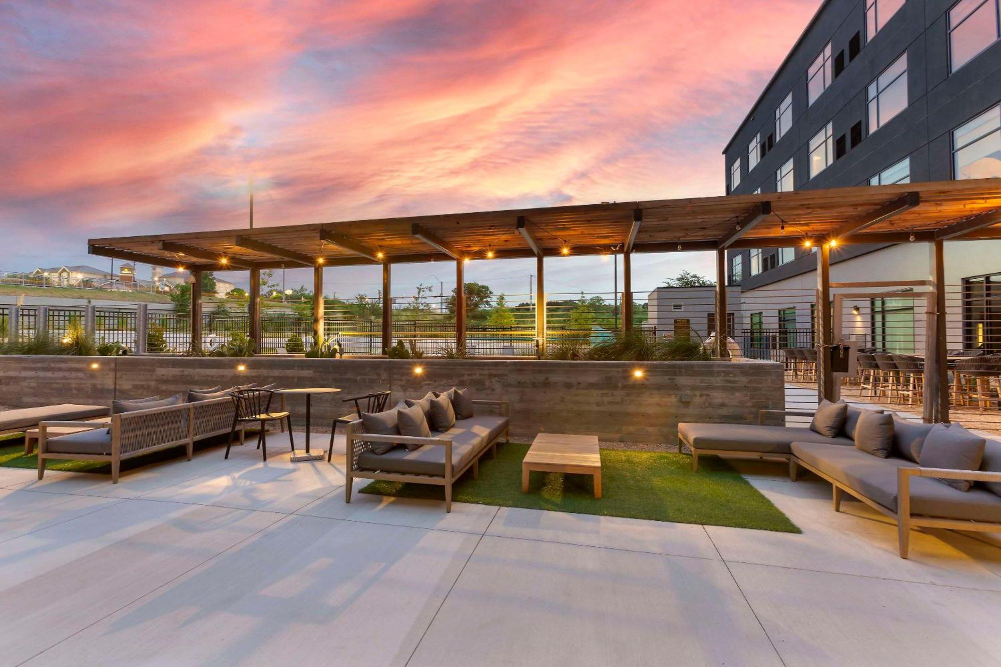Cambria Hotel Austin Airport المظهر الخارجي الصورة
