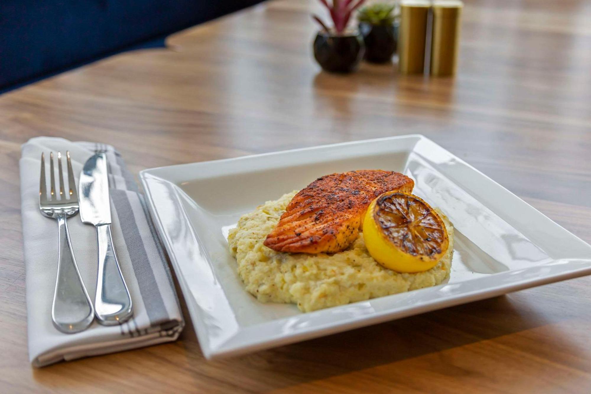 Cambria Hotel Austin Airport المظهر الخارجي الصورة